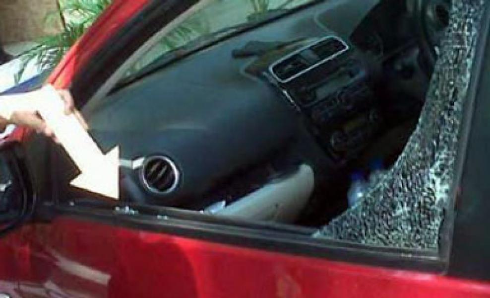 Ditinggal Jumat Mobil Honda City Dipecah