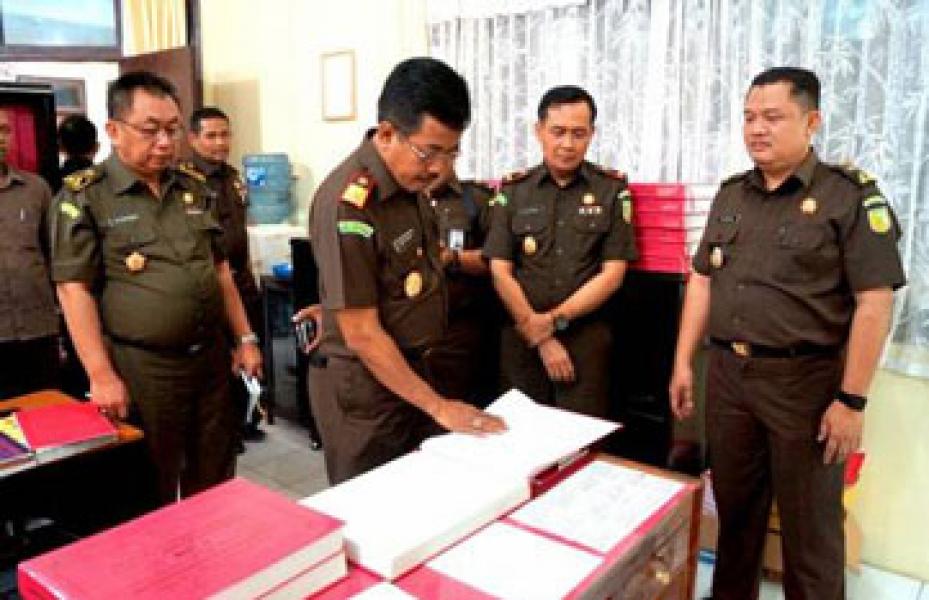 Kejari Rengat Tetapkan RE PA Setda Inhu Sebagai Tersangka Korupsi 2,7 M