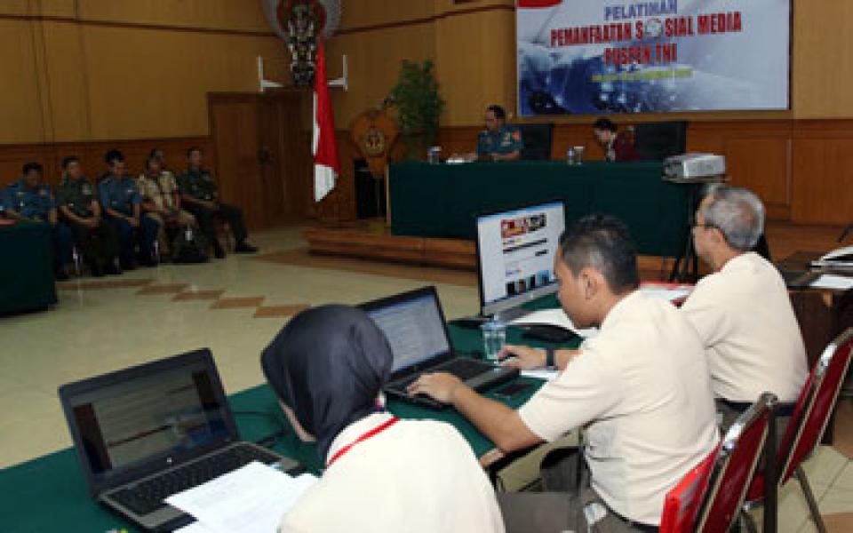 Pelatihan Pemanfaatan Sosial Media