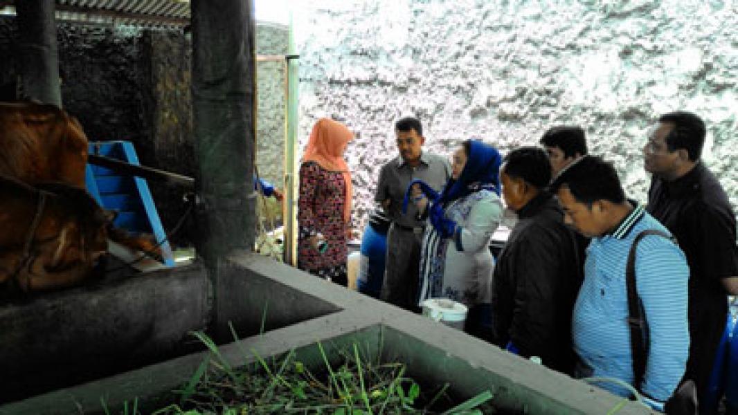 Pemkab Kampar Tinjau Work Shop Pembuatan Bio Gas di Ciomas Bogor