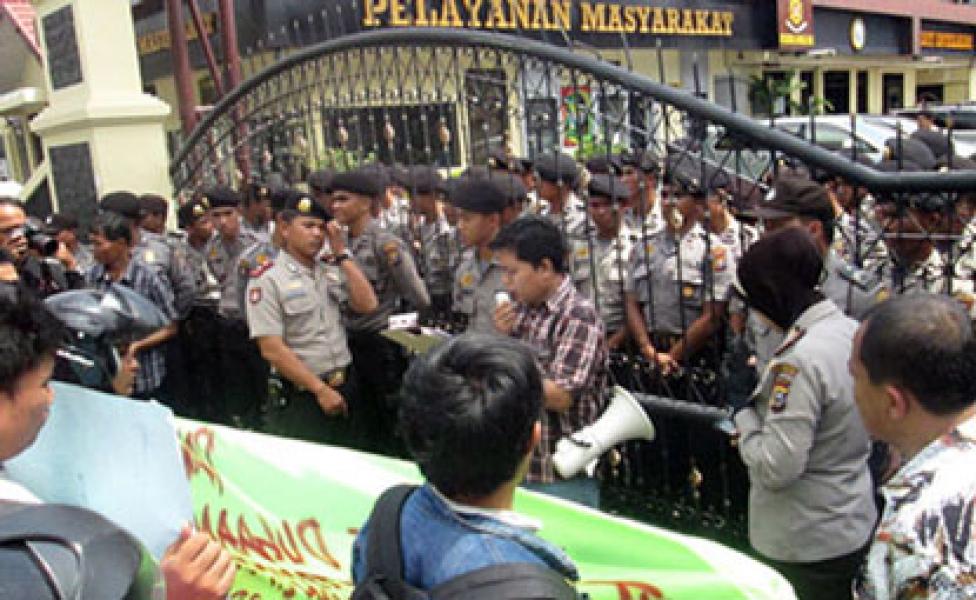 Puluhan Massa Jipikor Datangi Polda Riau Minta Usut Kasus PT MAS