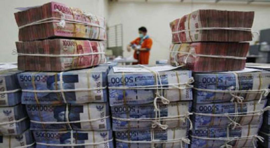 Rupiah Kembali Melemah di Rp12.700 Pagi Ini