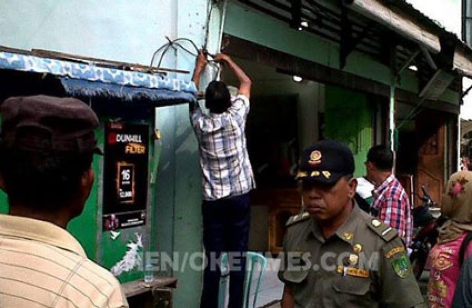 Satpol PP Paksa PLN Putuskan Meteran Pelanggan