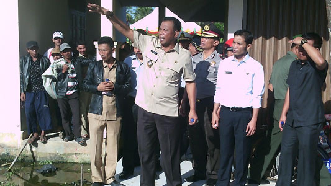Tinjau Pemindahan PKL, Bupati Apresiasi Kerjasama Pedagang