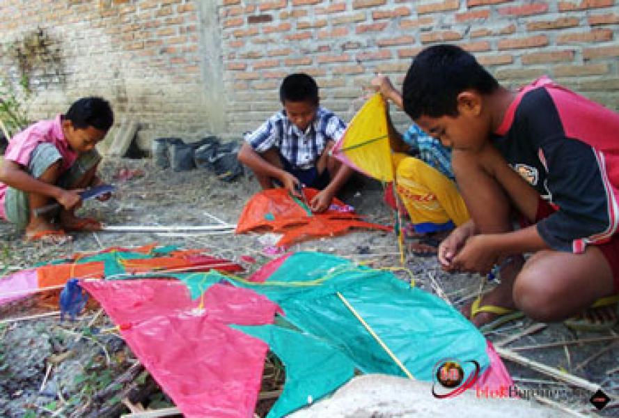 Tradisi Membuat Layang-layang, Makna Mencintai Negeri Ini