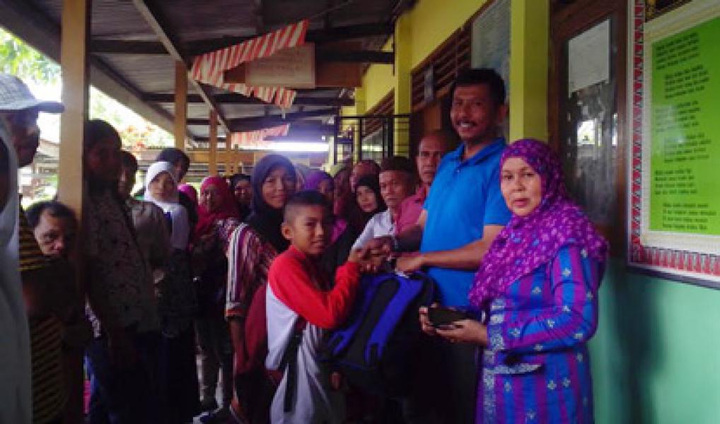 94 Siswa SMPN 15 Terima Bantuan BSM