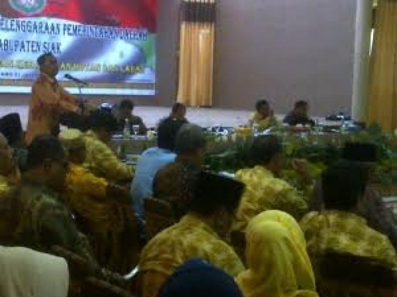 Bupati Siak Pimpin Rapat Singkonisasi Peyelenggraan Pemerintah Daerah Tahun 2016
