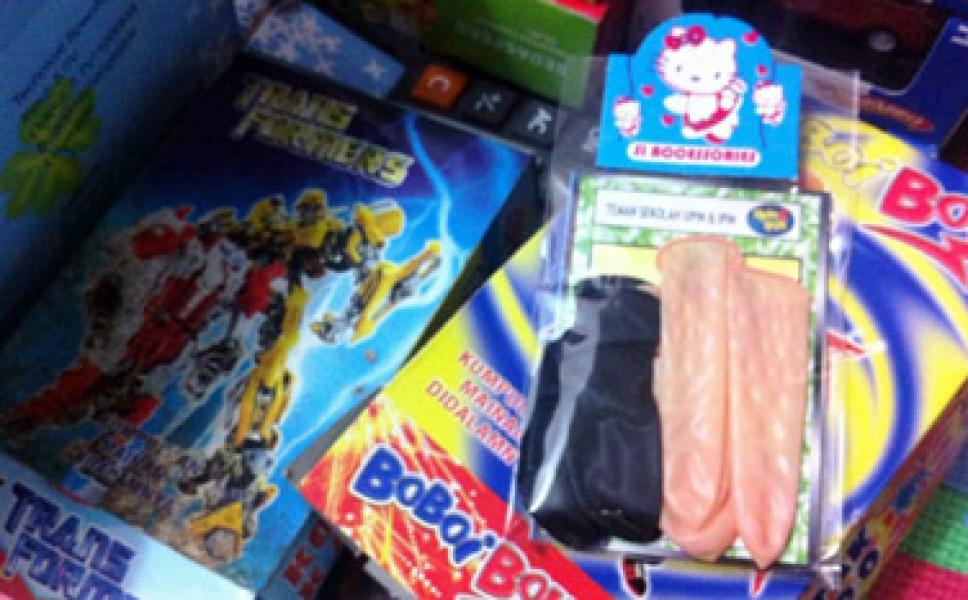 Gandeng KPAI, Polisi Sidak Jajanan Mirip Kondom