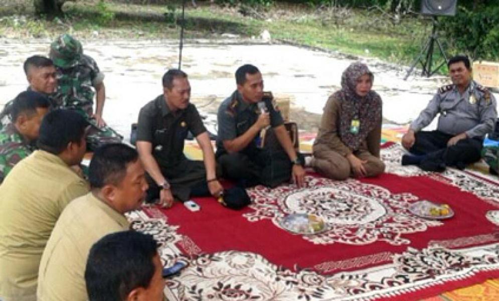 Kodim 0303 Bengkalis Tanam Bibit Padi Kartika 1-82