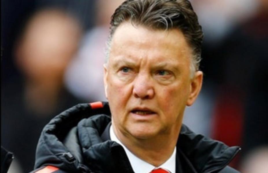 Lagi-lagi Fans MU Minta Van Gaal Mundur