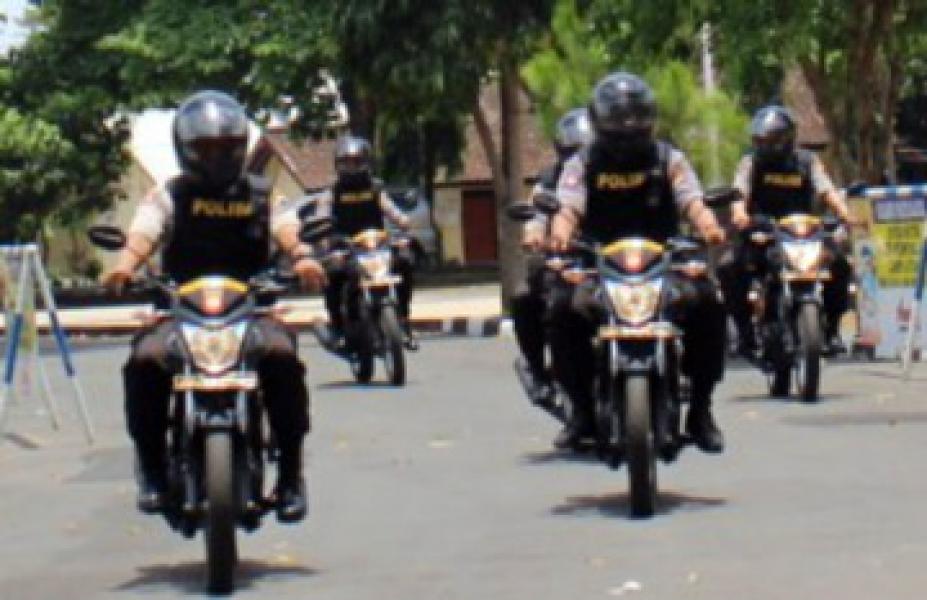 Pasca Ledakan Bom Jakarta, Polresta Pekanbaru Turunkan Tim Patroli Sepeda Motor Bersenjata Lengkap