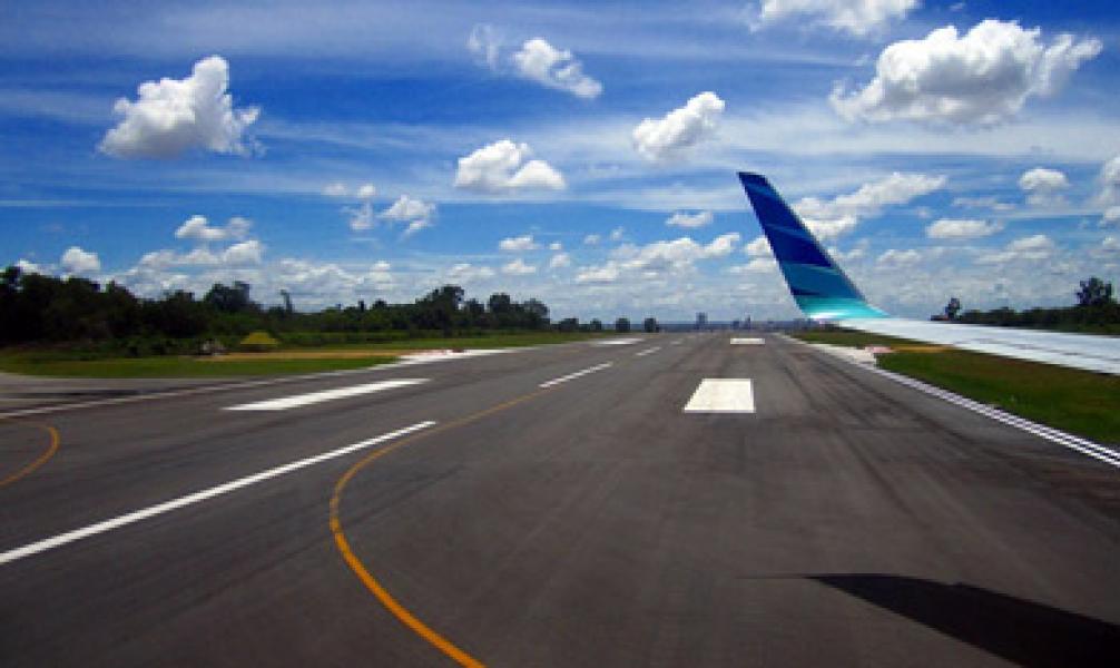 Perpanjangan Runway Bandara SSK II Efektif 8 Hingga 9 Bulan Lagi