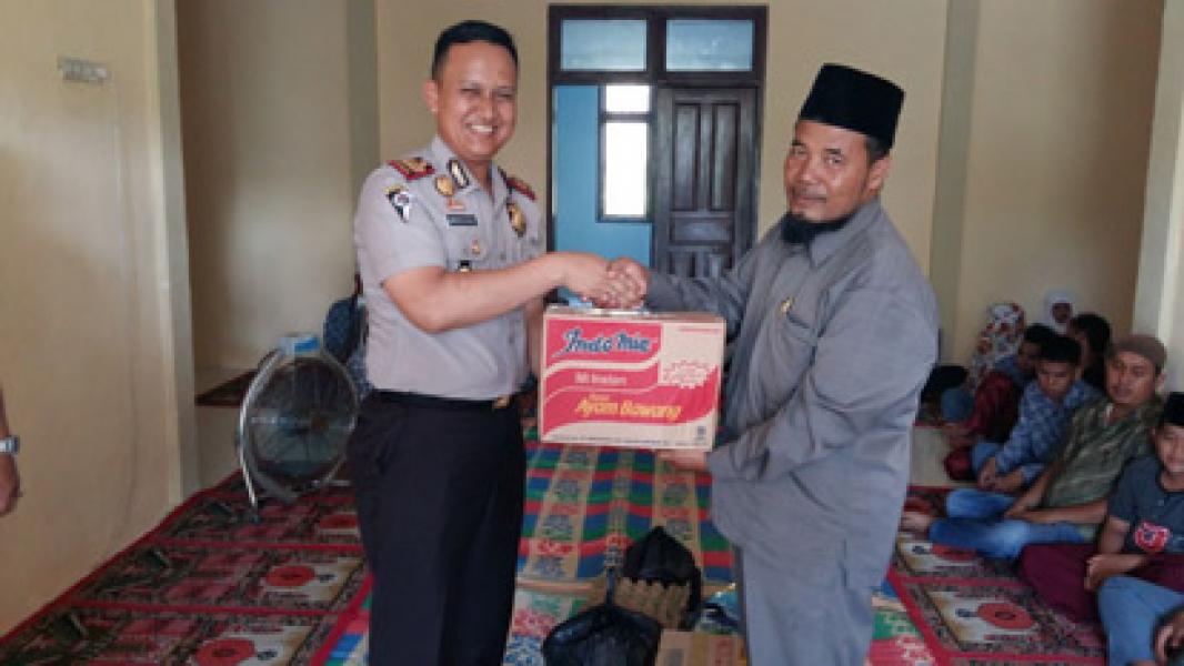 Polres Bengkalis Serahkan Bantuan Pada Panti Asuhan Dayang Dharma