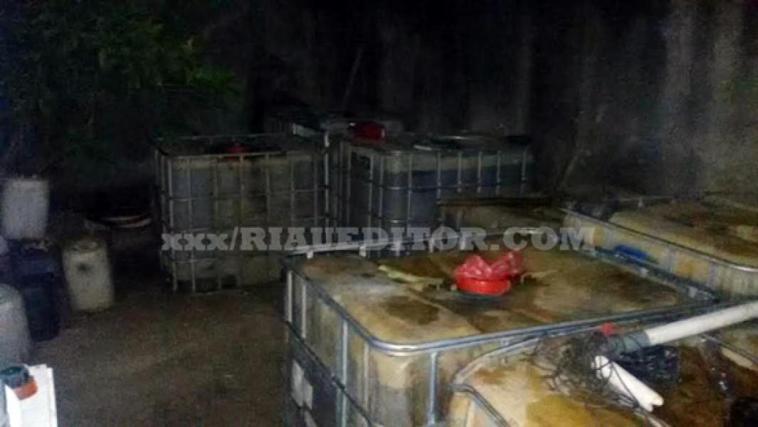 Polresta Pekanbaru Grebek Penimbunan Minyak Tanah Ilegal