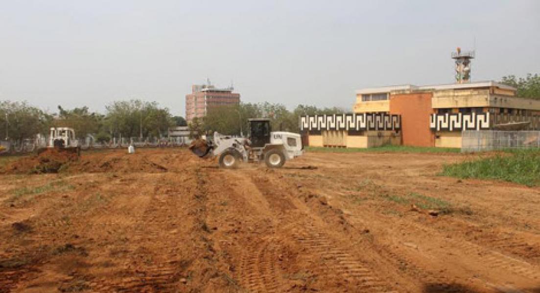 Satgas Kizi TNI di Afrika Bantu Leveling Land di Stasiun TVCA