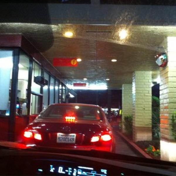 Sebabkan Kemacetan Layanan Drive Thru Mc Donalds Pekanbaru Dihentikan