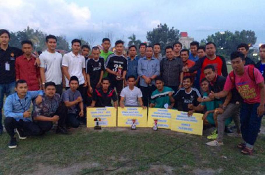 Teluk Meranti Juara 1 Turnamen Bola Kaki Antar Mahasiswa se Pelalawan