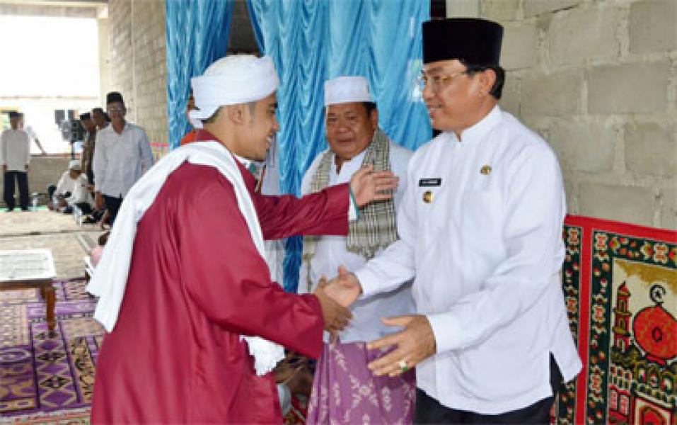 Bupati Wardan Hadiri Haul Habib Ali Bin Muhammad Bin Husain Al-Habsyi Ke-105