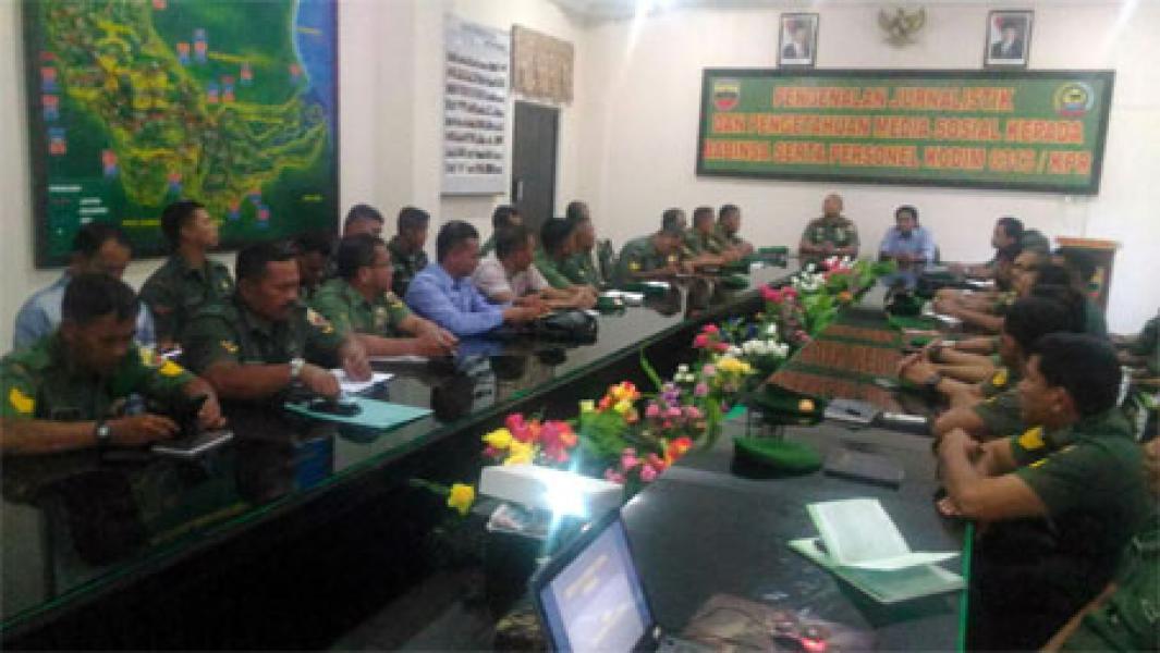 Dandim Kampar Bekali Babinsa Pengenalan Jurnalistik Dan Pengetahuan Media Sosial
