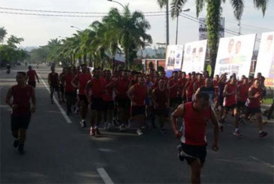 Danyon 132 BS Ajak Masyarakat Lari Sehat 10K Keliling Kota Bangkinang