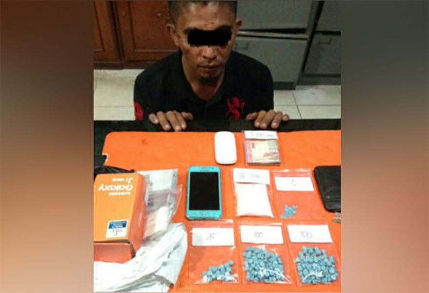 Dari Malaysia Bawa Ratusan Pil Ekstasi, Seorang Pemuda di Tembilahan Diringkus Polisi