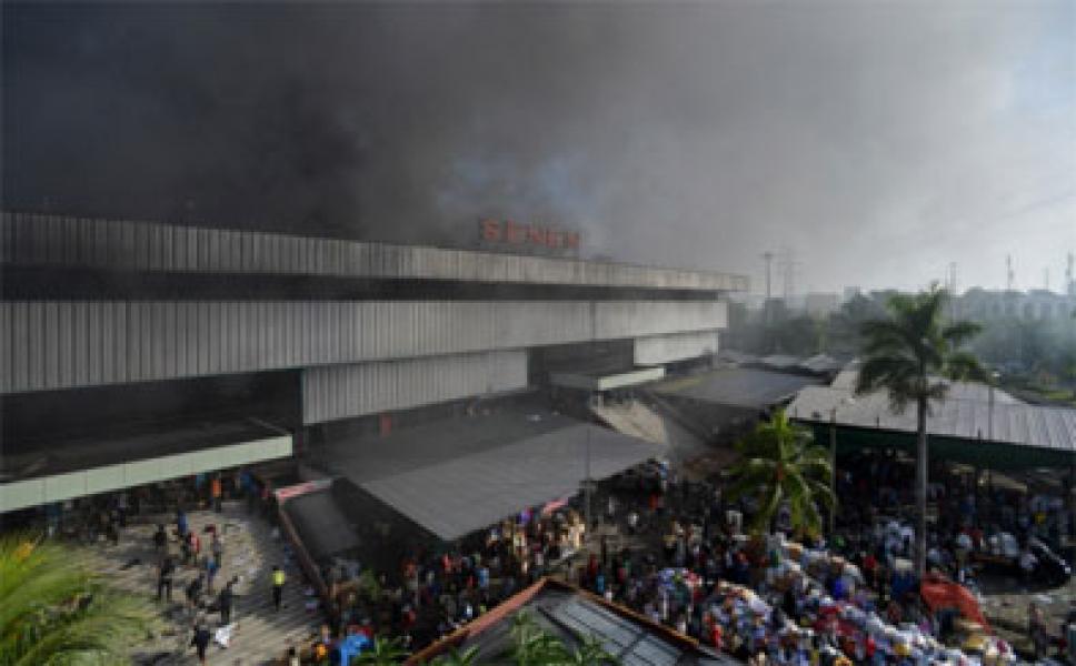 Djarot Tinjau Pasar Senen, Pedagang: Bukan Bantuin Malah Bikin Sumpek