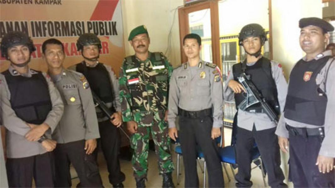 Jelang Pilkada Babinsa Koramil 01/Bangkinang Bersama Polres Kampar Gelar Patroli Gabungan 