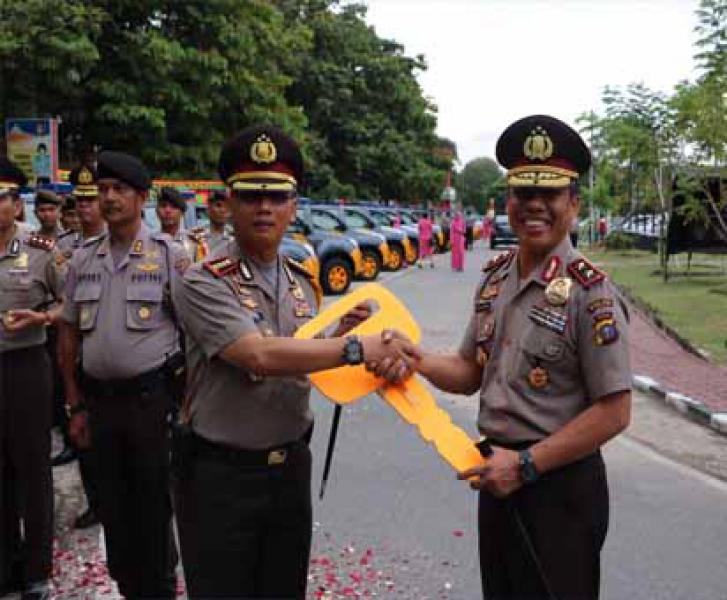 Kapolda Riau Serahkan Bantuan 31 Unit Mobil Operasional ke Seluruh Polres