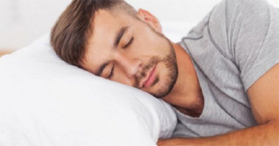 Manfaat Tidur Miring ke Kanan Sesuai Hadits & Sains