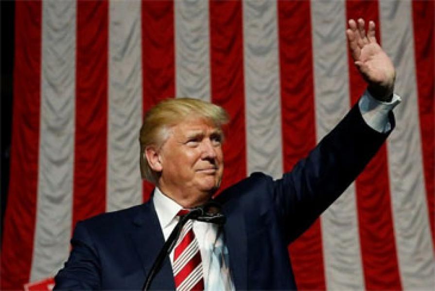 Pelantikan Trump, Umat Kristen Ramai-Ramai Berdoa di Masjid