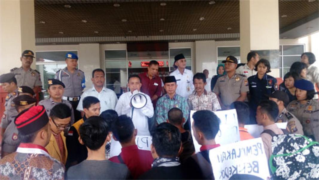 Sebut BPJS Kapitalis Kesehatan, Pendemo Minta Pemkab Inhil Aktifkan Jamkesda 