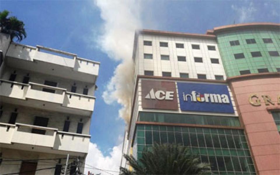 Terjebak di Lantai 6, Satpam Grand Paragon Hotel Tewas