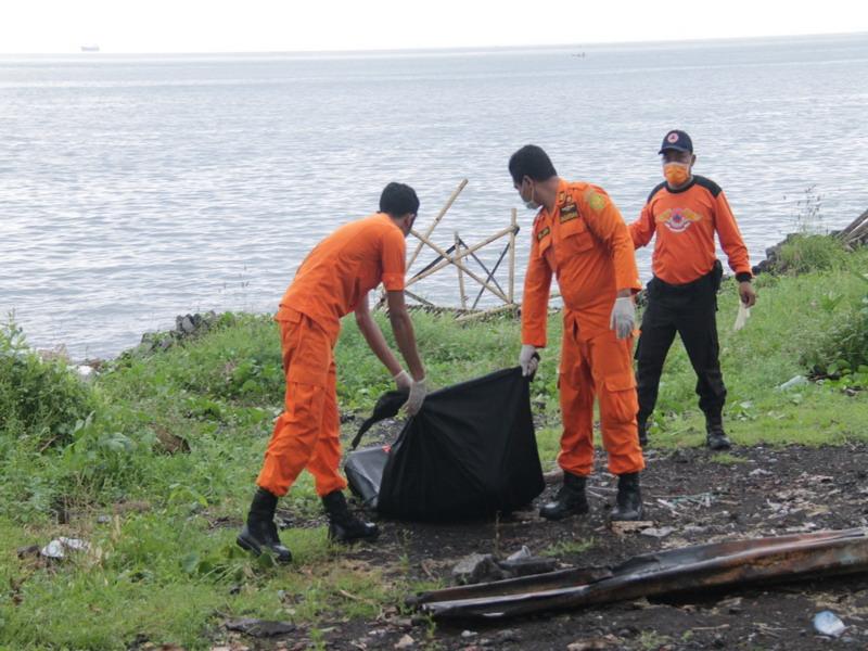 Terjun dari Kapal, Mr X Tewas Mengenaskan