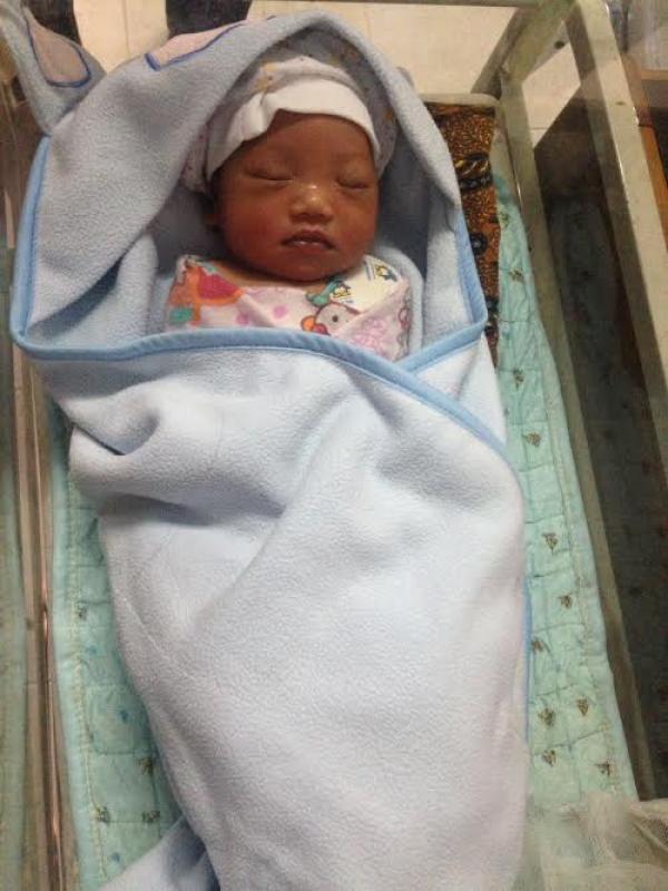 Warga Tenayan Raya Temukan Bayi Perempuan Dalam Kardus