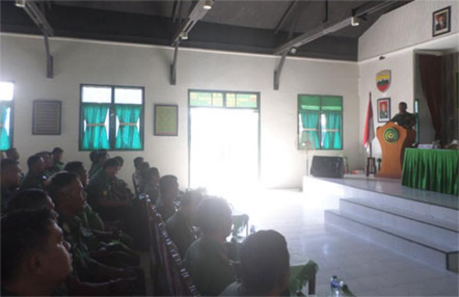 Berikan Jam Komandan Kepada Anggotanya, Dandim Inhil Tekankan Netralitas TNI