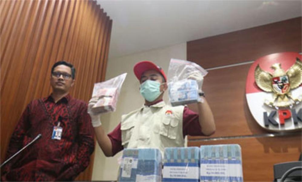 Bupati Hulu Sungai Tengah Diduga Terima Suap Hingga Rp 3,6 Miliar