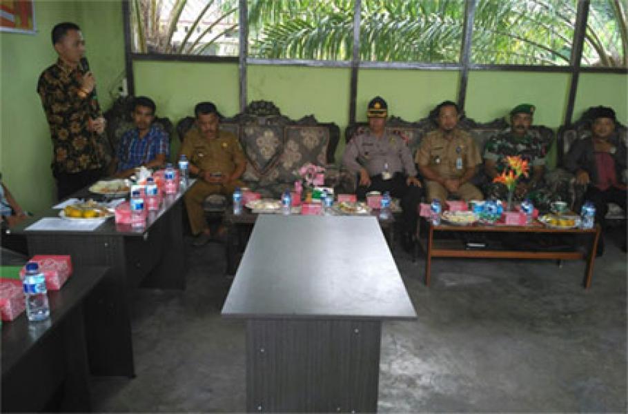 Danramil Kuantan Tengah Hadiri Pelantikan Dan Orientasi Panwaslu Kelurahan/Desa Se Kecamatan Sentajo Raya  