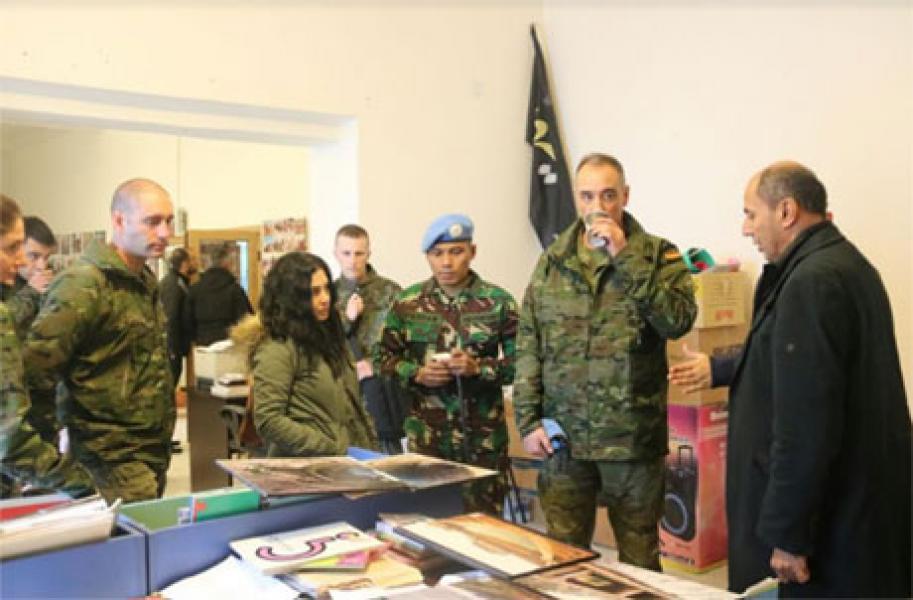Dansatgas Indobatt dampingi Dansektor Timur Unifil Kunjungi Street Market