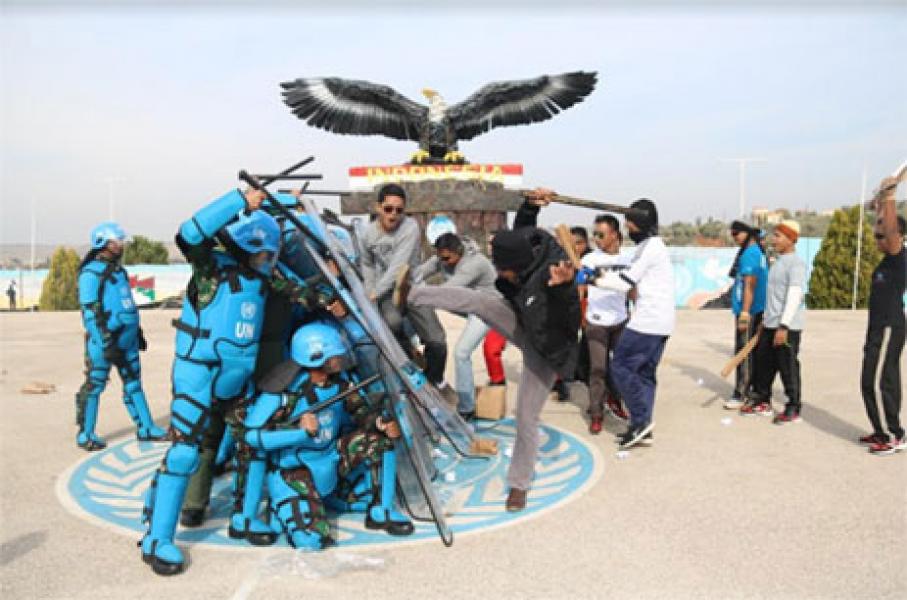 Markas Pasukan Garuda Didemo Sekelompok Massa Anti Perdamaian  