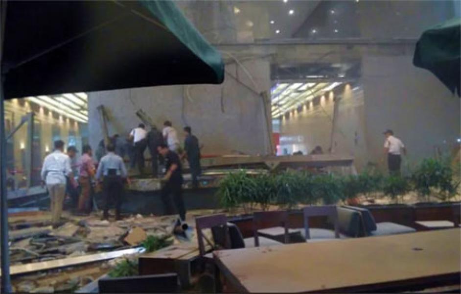 Sejumlah Keanehan Konstruksi Selasar Gedung BEI yang Roboh