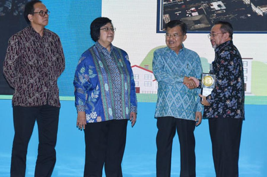 Bengkalis Kembali Raih Adipura Dari Wapres Jusuf Kalla