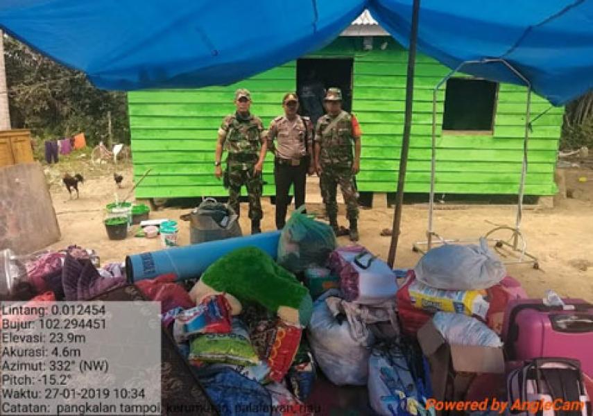 Danramil Kuala Kampar Turunkan Anggota Bantu Rehab Rumah Andini