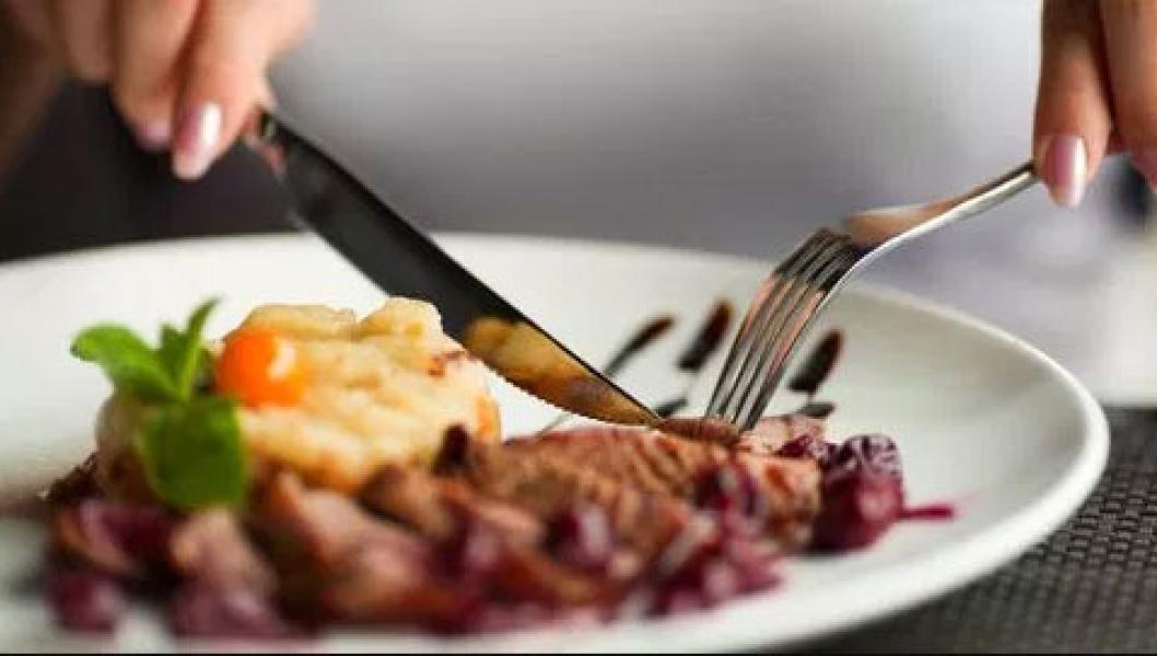 Ingat, Menu Makan Malam ini Tak Baik untuk Kesehatan