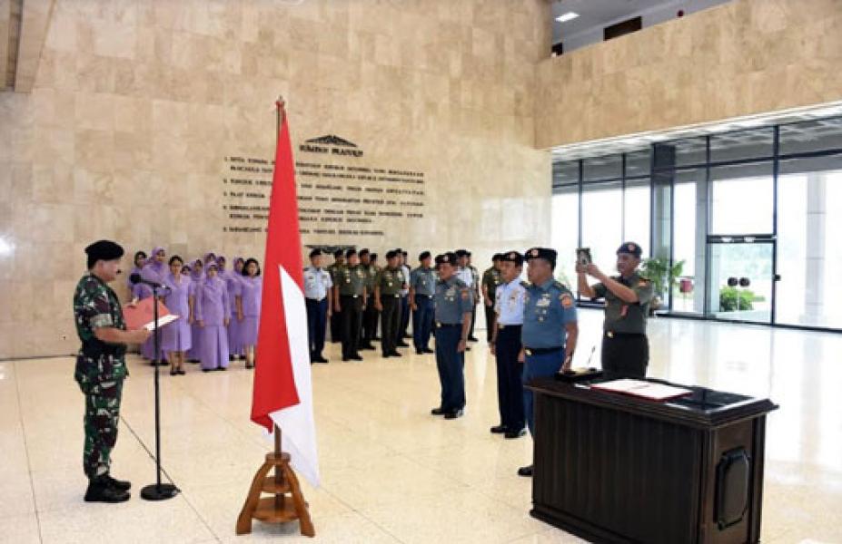 Panglima TNI Pimpin Sertijab Aslog dan Askomlek Panglima TNI