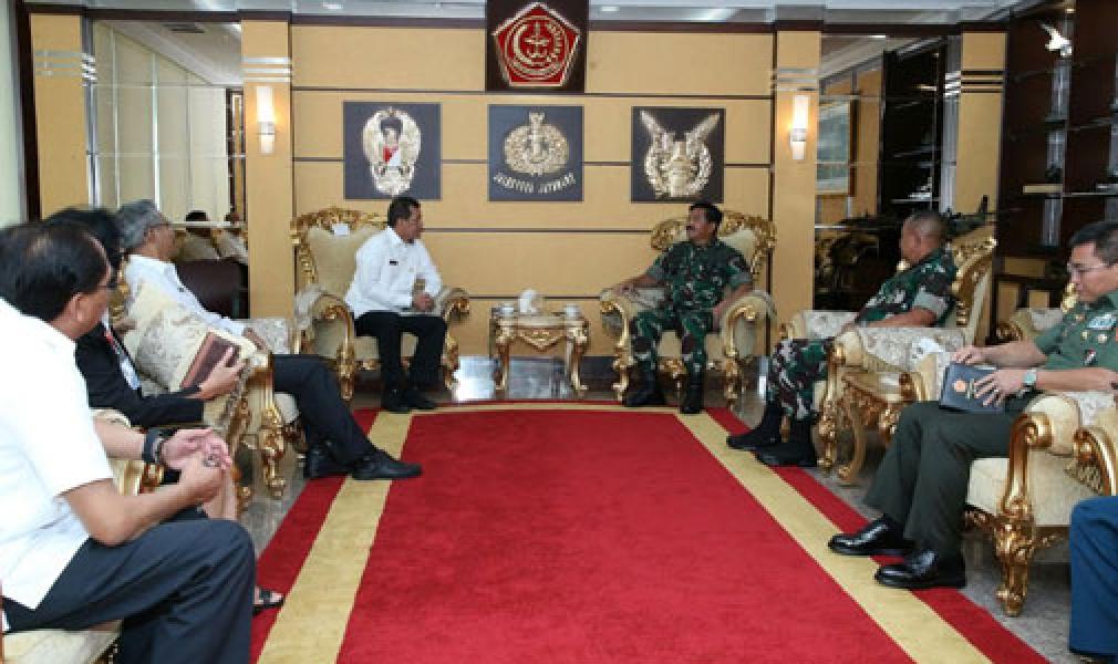 Panglima TNI Terima Kunjungan Kepala BNPB