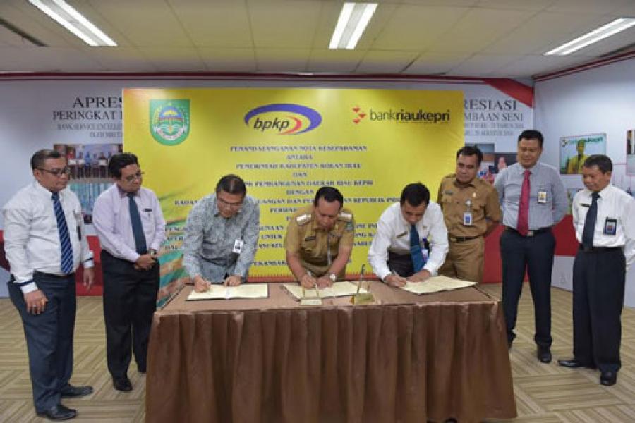 Pemkab Rohul MoU Kasda Online Dengan Bank Riau Kepri Dan BPKP Riau