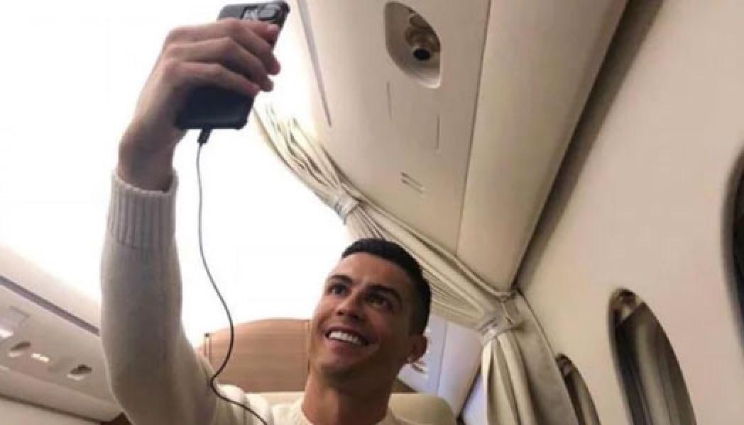 Selfie Ronaldo di Pesawat Jet Membuat Muak Legenda Timnas Inggris