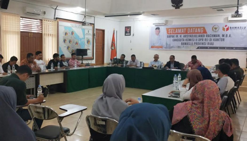 Cek Kesiapan Pengawasan Pilkada, Andi Rachman Kunjungi Bawaslu Riau