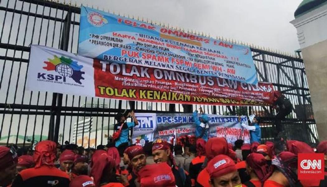 Demo Buruh Tolak Omnibus Law `Cilaka` Soroti Enam Isu