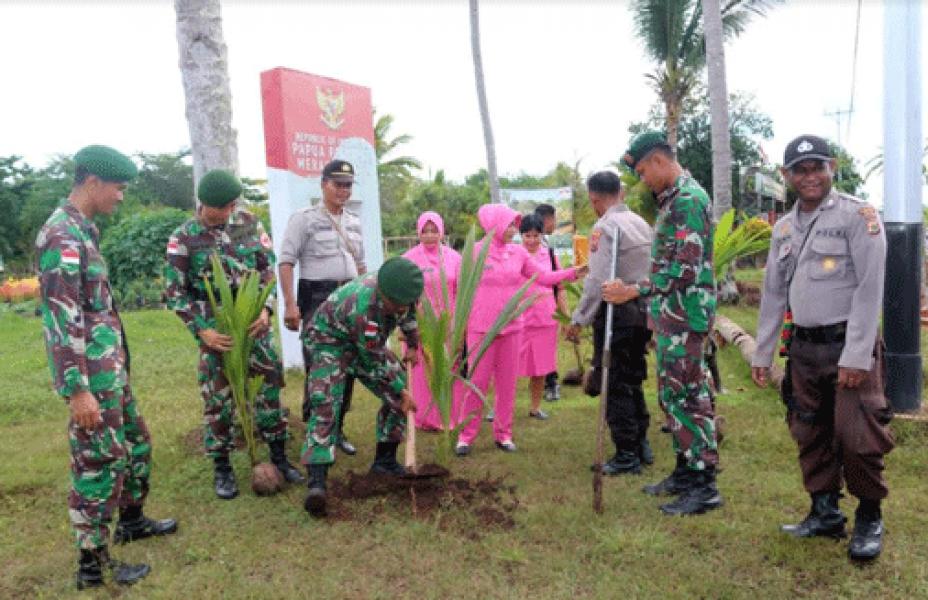 Hari Lingkungan Hidup Nasional, Satgas Yonif 411 Kostrad dan Polsek Sota Tanam Pohon di Perbatasan